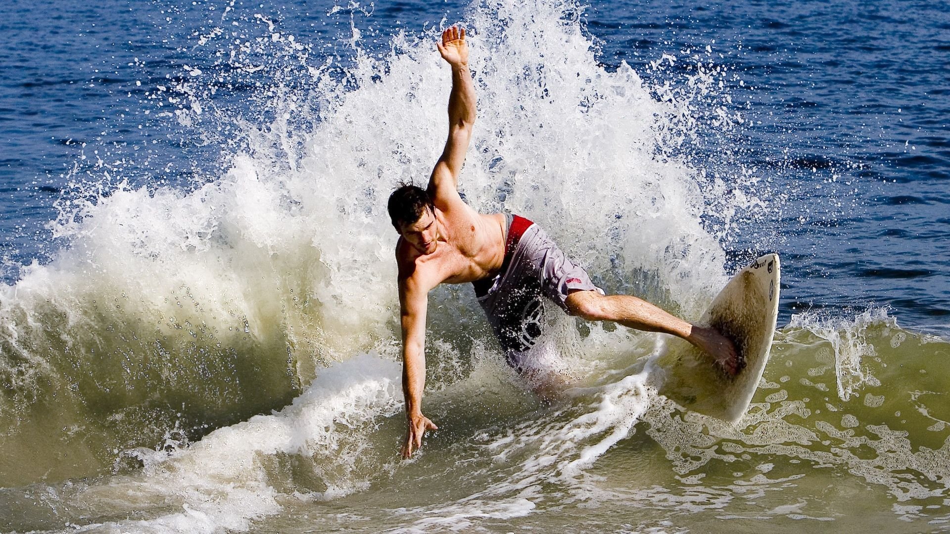 纳达尔迎来二十赛季高光表现，RNG球迷沸腾！